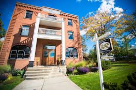 Balch Hotel's Sip n' Pour